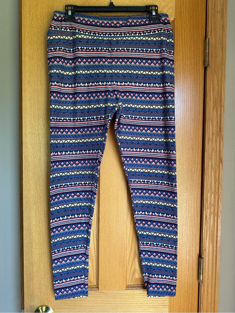 LuLaRoe Tall & Curvy TC Leggings Aztec Geometric Print Pink Blue Stripe
